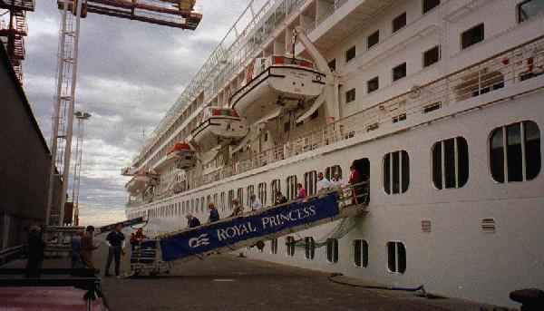  Disembarking the Royal&nbsp;Princess 